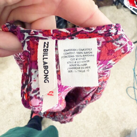 NWT Billabong Pink/Red Long Sleeve Floral Print Romper Sz Large V-Neck Cut Outs - Picture 11 of 13